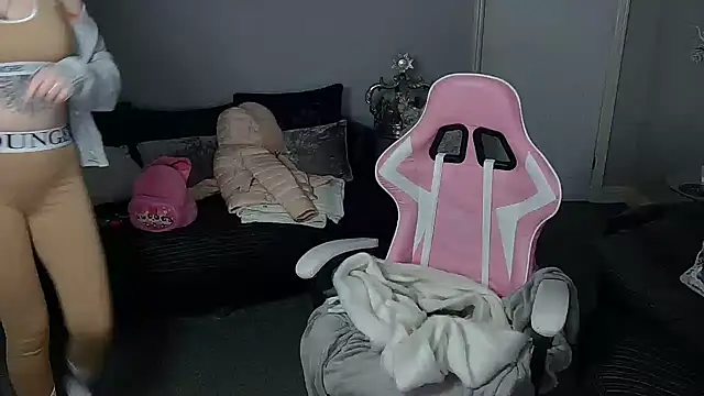 Red firesquirt online show from 12.16.24