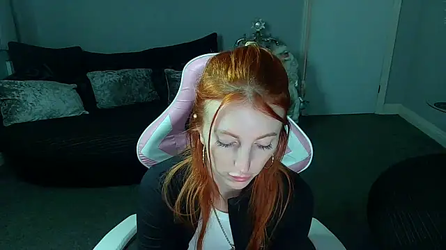 Red firesquirt online show from 12.18.24