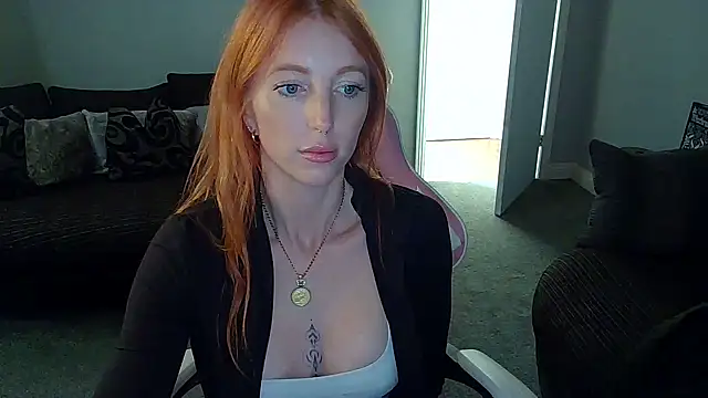 Red firesquirt online show from 09.12.25