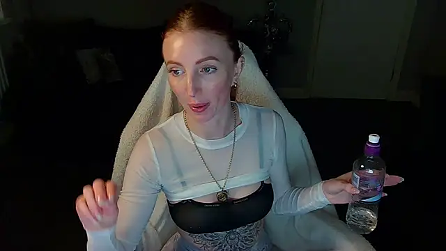 Red firesquirt online show from 11.05.25