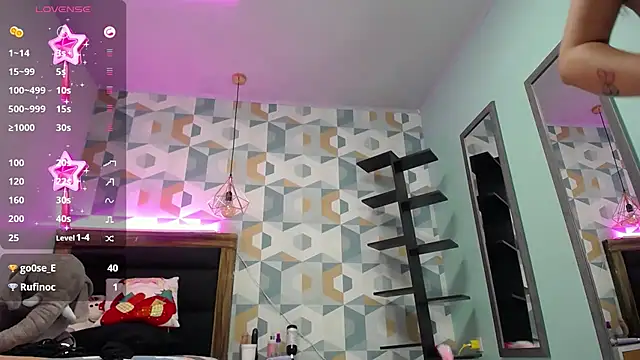 LORENADAVIES online show from 12.18.24