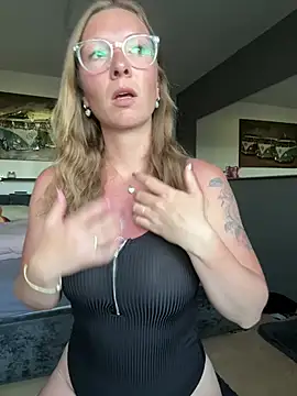 BunnyDiamond1 online show from 05.27.26