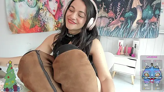 LovelyAzucena online show from 12.16.25