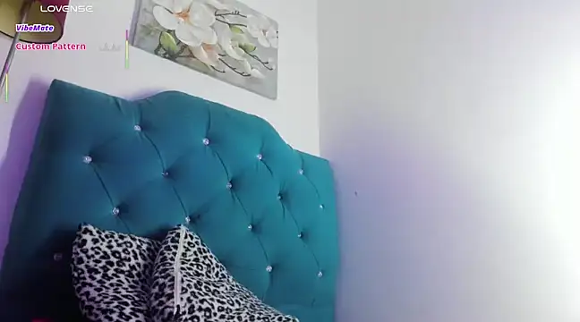 Snapshot of Victoria_Caruso chatting on 03.22.25 Victoria Caruso online show from 03.22.25