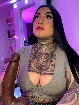 CloeeBeckam online show from 12.16.25