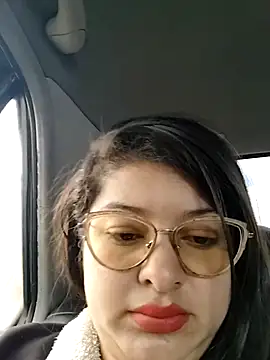 MiiaaJoness online show from 11.22.25