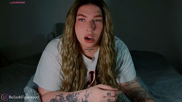 Snapshot of IsabellaFigueredo__ chatting on 12.01.25 IsabellaFigueredo online show from 12.01.25