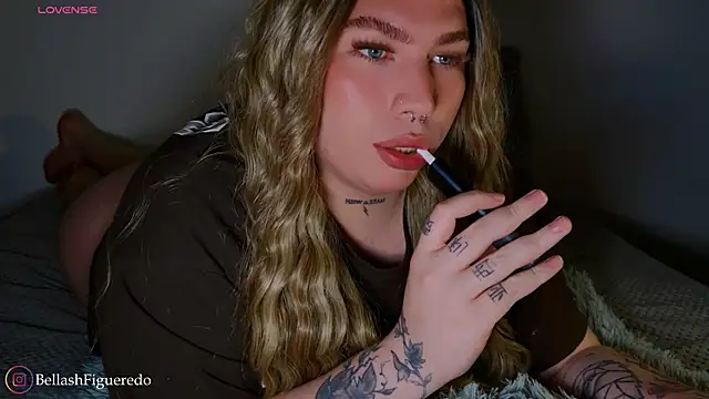 Snapshot of IsabellaFigueredo__ chatting on 12.03.25 IsabellaFigueredo online show from 12.03.25