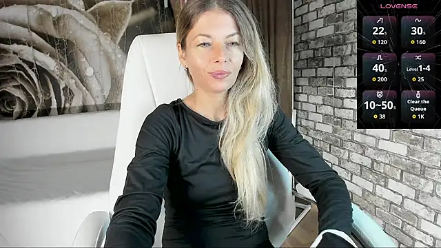 Eva Melow online show from 09.19.25