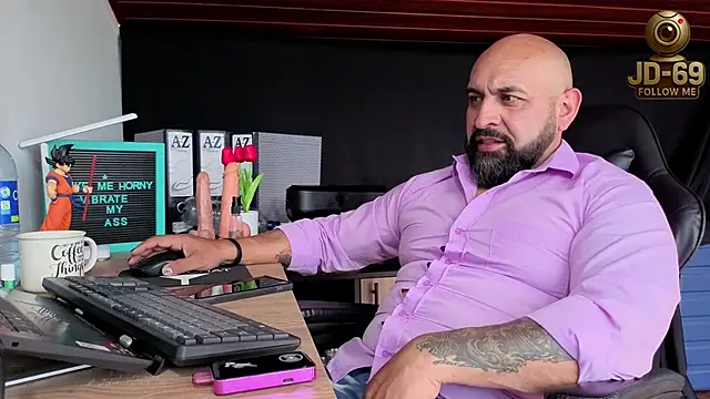 Snapshot of JD-69 chatting on 09.16.25 JD-69 online show from 09.16.25