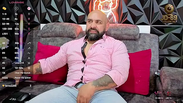 Snapshot of JD-69 chatting on 10.07.25 JD-69 online show from 10.07.25