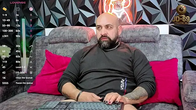 Snapshot of JD-69 chatting on 10.15.25 JD-69 online show from 10.15.25