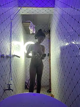 Snapshot of Enkarxx chatting on 02.26.25 Enkarxx online show from 02.26.25