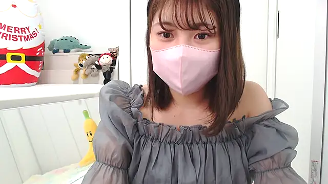 Snapshot of SUZU_ chatting on 12.08.24 SUZU online show from 12.08.24