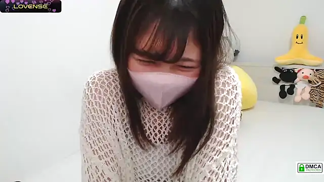 Snapshot of SUZU_ chatting on 01.25.25 SUZU online show from 01.25.25