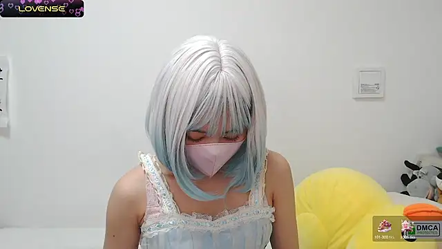 Snapshot of SUZU_ chatting on 01.27.25 SUZU online show from 01.27.25