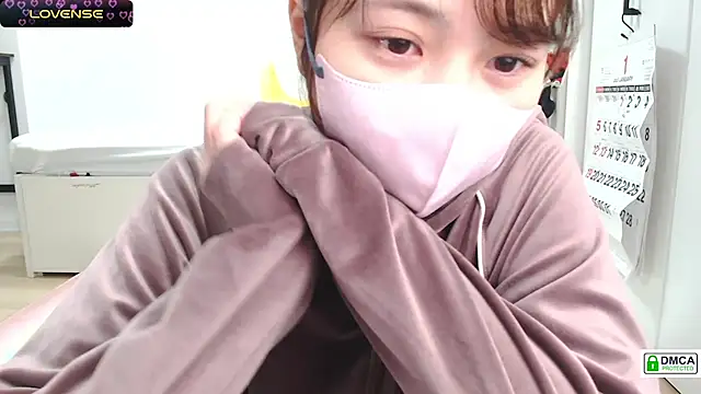 Snapshot of SUZU_ chatting on 02.03.25 SUZU online show from 02.03.25