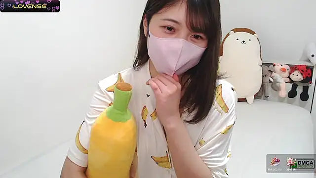 Snapshot of SUZU_ chatting on 02.03.25 SUZU online show from 02.03.25