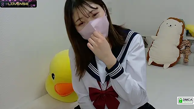 Snapshot of SUZU_ chatting on 03.04.25 SUZU online show from 03.04.25