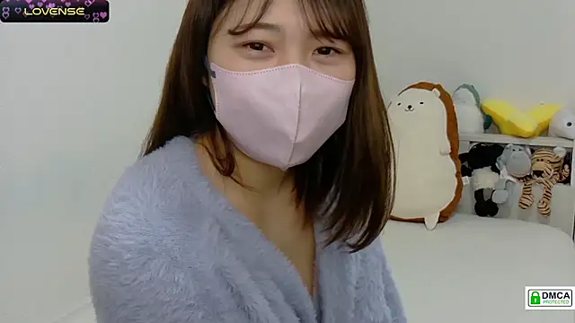 Snapshot of SUZU_ chatting on 03.05.25 SUZU online show from 03.05.25