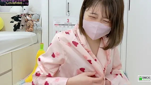 Snapshot of SUZU_ chatting on 03.17.25 SUZU online show from 03.17.25