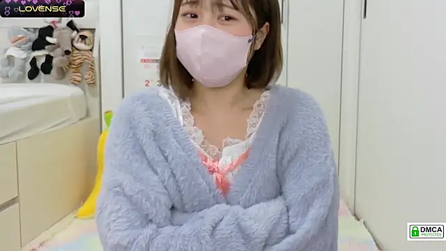 Snapshot of SUZU_ chatting on 03.19.25 SUZU online show from 03.19.25