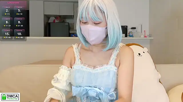 Snapshot of SUZU_ chatting on 09.10.25 SUZU online show from 09.10.25