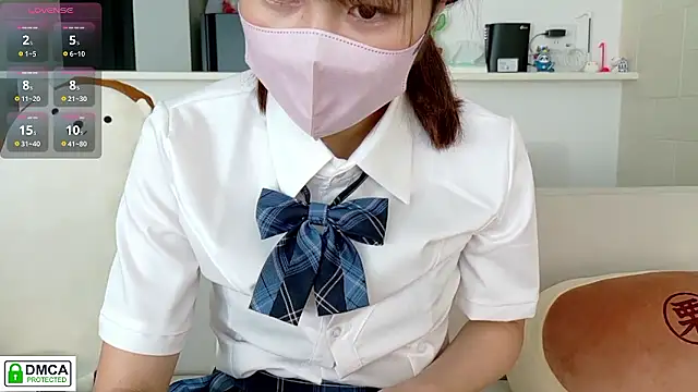 Snapshot of SUZU_ chatting on 09.17.25 SUZU online show from 09.17.25