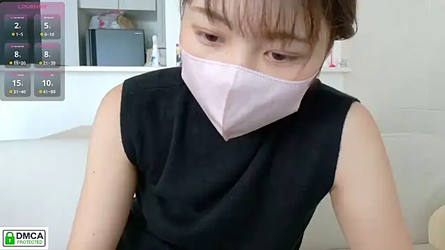 Snapshot of SUZU_ chatting on 09.26.25 SUZU online show from 09.26.25