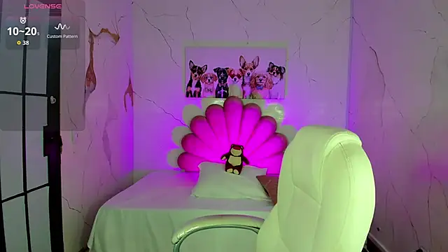 NiickyJones online show from 12.21.25