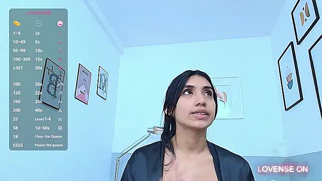 Snapshot of littlee_emilyy_ chatting on 12.05.24 littlee emilyy  online show from 12.05.24