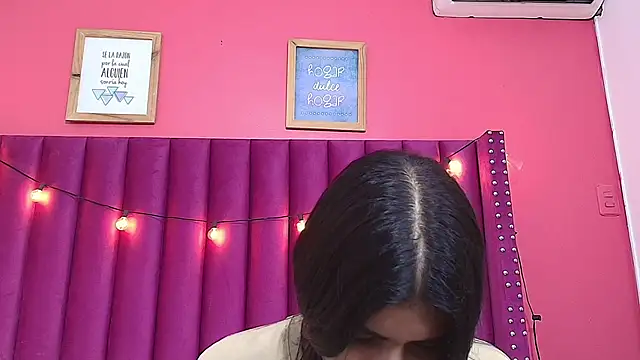 Snapshot of littlee_emilyy_ chatting on 01.23.25 littlee emilyy  online show from 01.23.25