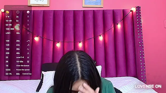 Snapshot of littlee_emilyy_ chatting on 01.24.25 littlee emilyy  online show from 01.24.25