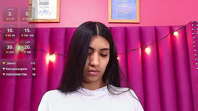 Snapshot of littlee_emilyy_ chatting on 02.06.25 littlee emilyy  online show from 02.06.25