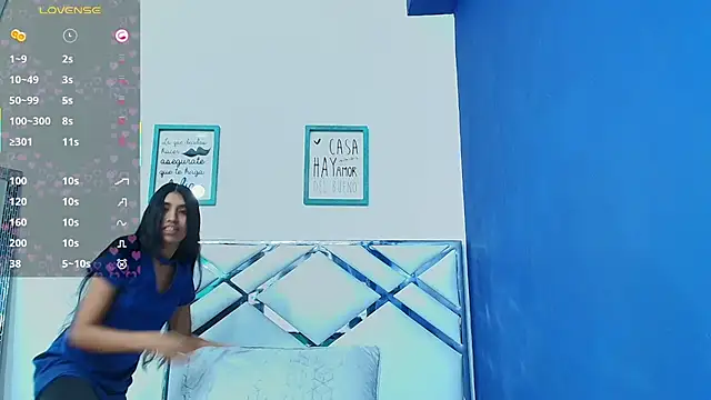 Snapshot of littlee_emilyy_ chatting on 02.14.25 littlee emilyy  online show from 02.14.25