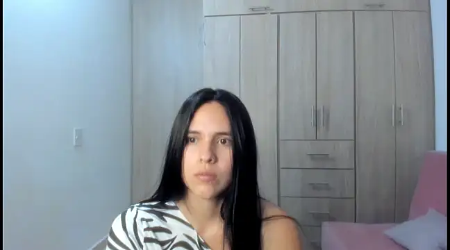 Snapshot of Hana_Zurah chatting on 02.22.25 Hana Zurah online show from 02.22.25