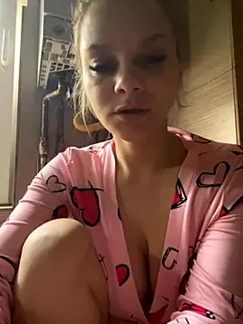 Snapshot of Tasty_Shape chatting on 10.26.25 Tasty Shape online show from 10.26.25