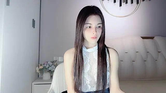 Snapshot of lvy-w chatting on 12.29.24 lvy-w online show from 12.29.24