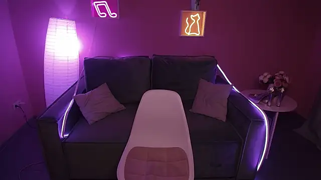 Snapshot of RikaRaily chatting on 01.27.25 RikaRaily online show from 01.27.25