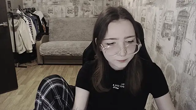 Snapshot of AmeliaKamishiro chatting on 01.08.25 AmeliaKamishiro online show from 01.08.25