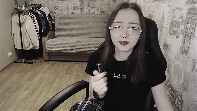 Snapshot of AmeliaKamishiro chatting on 01.08.25 AmeliaKamishiro online show from 01.08.25