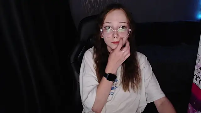 Snapshot of AmeliaKamishiro chatting on 10.03.25 AmeliaKamishiro online show from 10.03.25