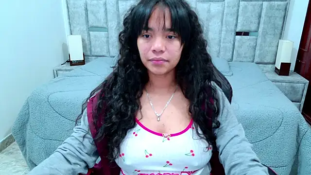 Snapshot of laureentt_ chatting on 02.26.26 laureentt online show from 02.26.26