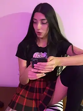 Snapshot of Felicia_smok3 chatting on 01.28.25 Felicia smok3 online show from 01.28.25