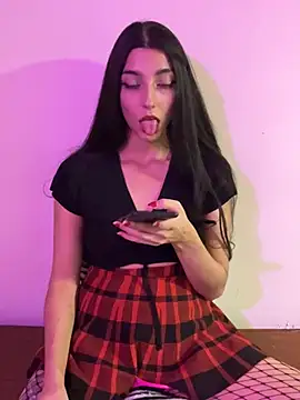 Snapshot of Felicia_smok3 chatting on 02.25.25 Felicia smok3 online show from 02.25.25