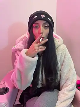 Snapshot of Felicia_smok3 chatting on 05.26.26 Felicia smok3 online show from 05.26.26