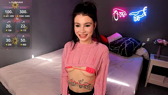 Ashley-Urban online show from 03.15.25