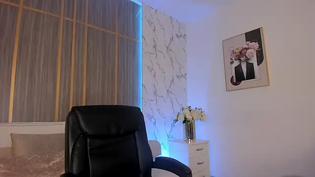 Snapshot of IsabellaAllen chatting on 11.19.25 IsabellaAllen online show from 11.19.25