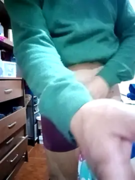 Snapshot of AlbertoZav chatting on 01.23.25 AlbertoZav online show from 01.23.25