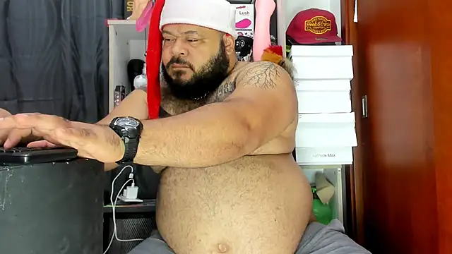 Snapshot of Latino_bigcock chatting on 12.31.24 Latino bigcock online show from 12.31.24